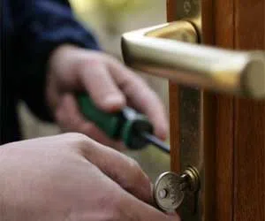 Lock Safe Services Tacoma, WA 253-507-9844 - lock-change